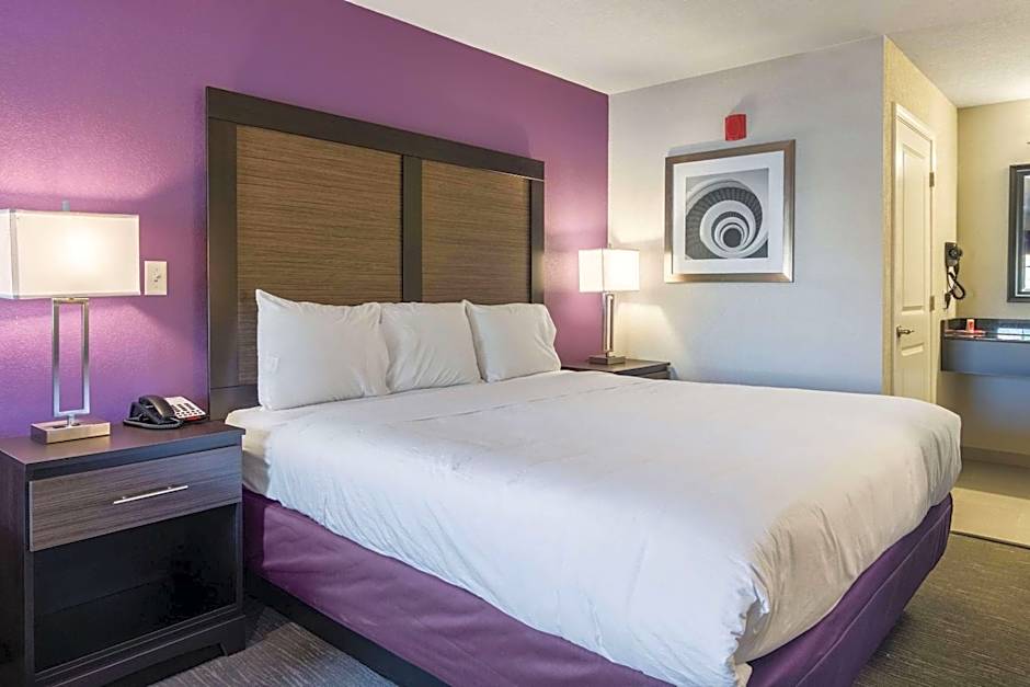 Econo Lodge Inn & Suites North Little Rock