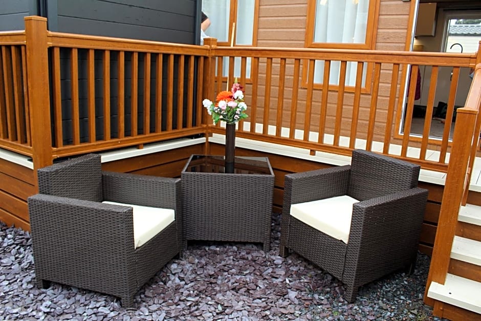 Moonlight Ridge -2 bedroom lodge with hot tub