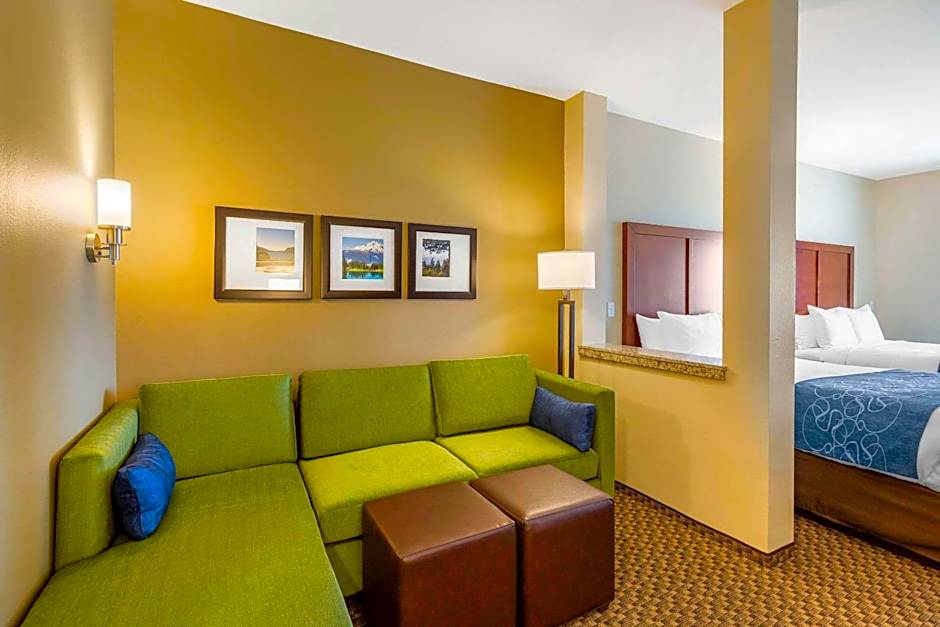 Comfort Suites Burlington near I-5