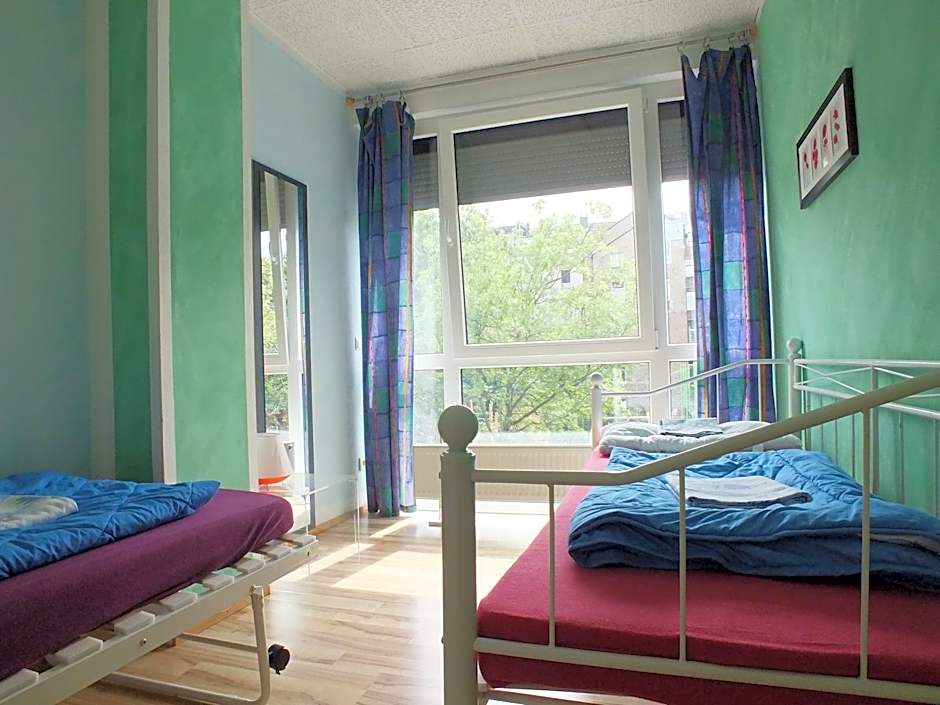Max Hostel