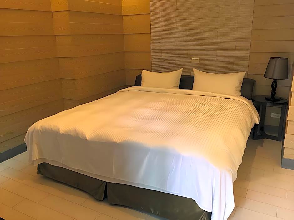 823 Tourist Hotel