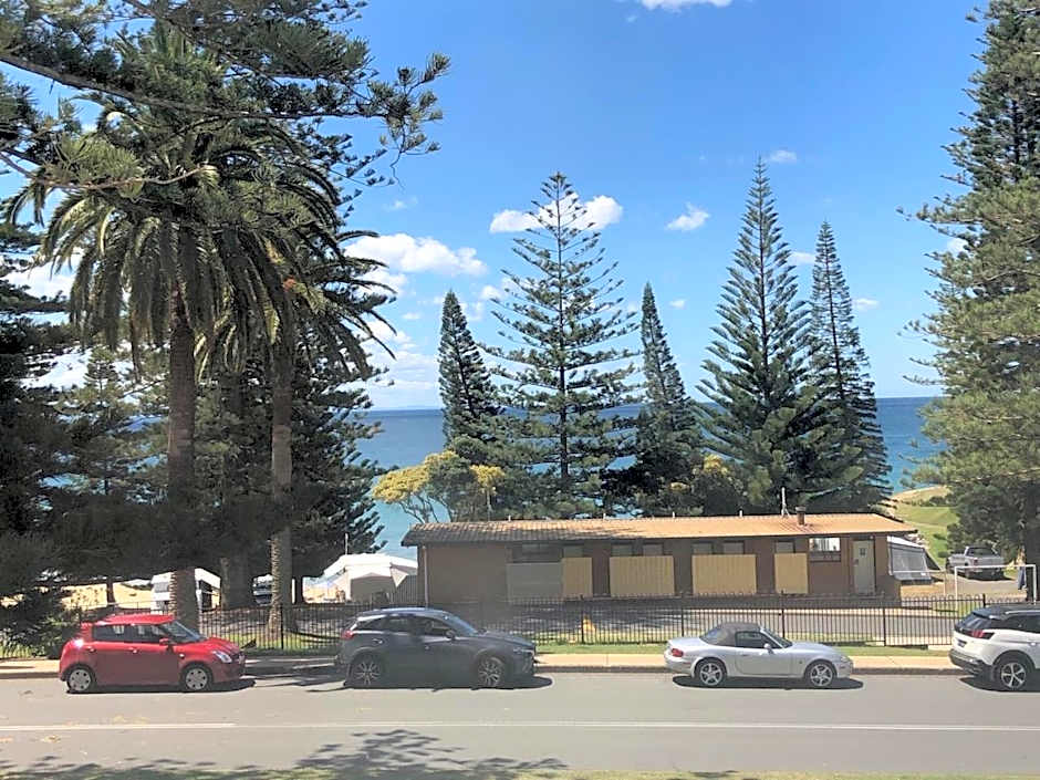 Seabreeze Beach Hotel