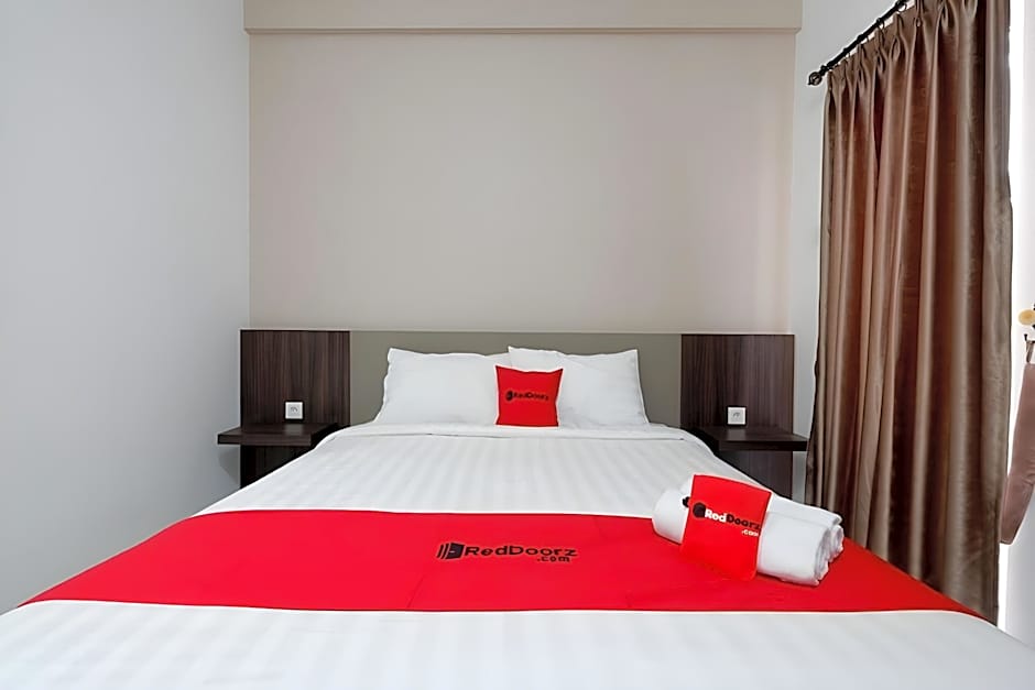 RedDoorz Apartment near Exit Toll Colomadu