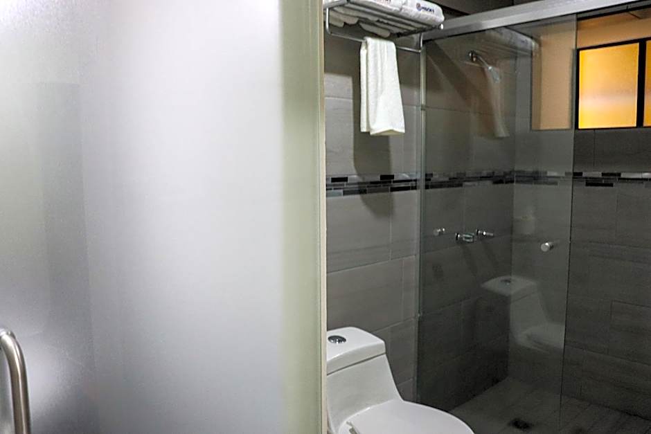 HOTEL MISION 11