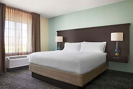 One-Bedroom King Suite