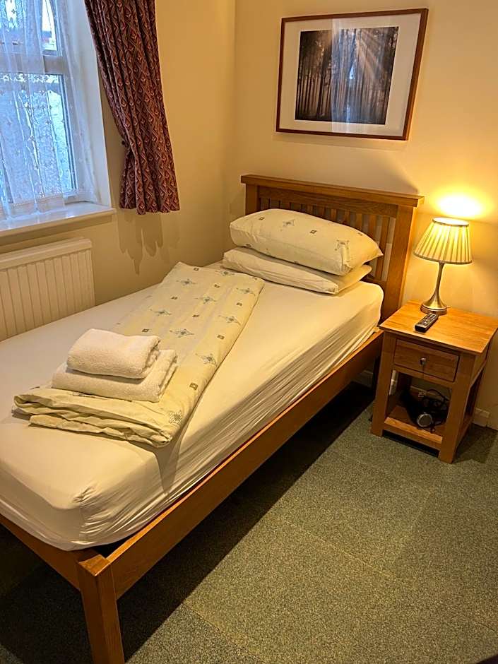 Oakwood Bed and Breakfast Heathrow