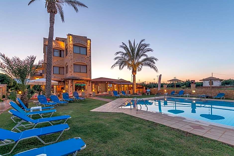Danelis Studios & Apartments