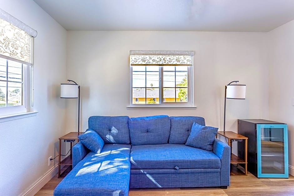 Coastal Breeze Inn