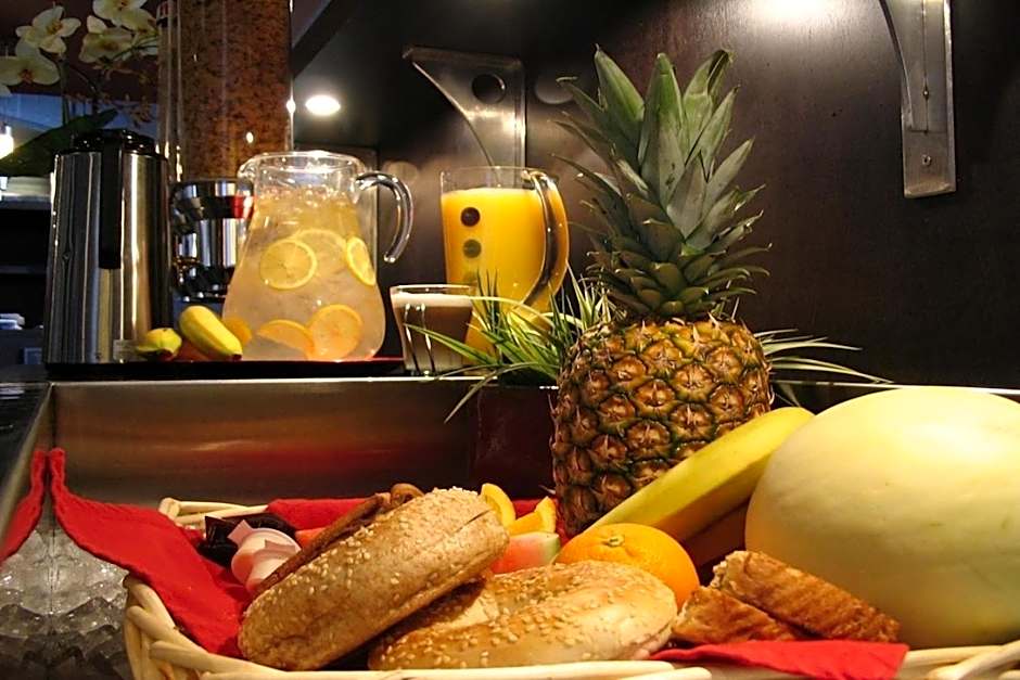 Grand Times Hotel Sherbrooke