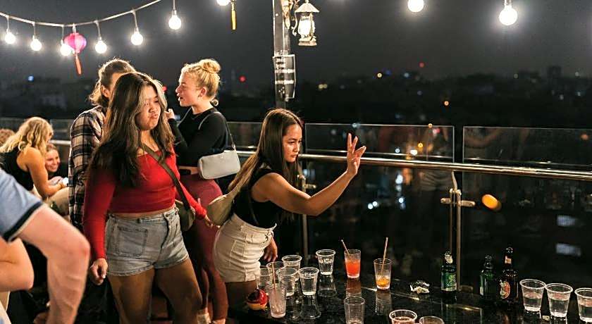 Hanoi Backpackers Hostels Rooftop Bar