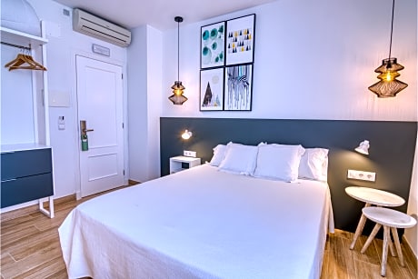 DOUBLE OR TWIN STANDARD ROOM