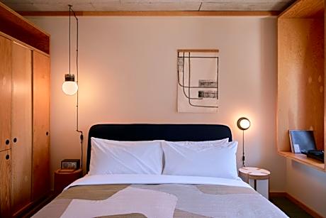 Queen Room - Disability Access