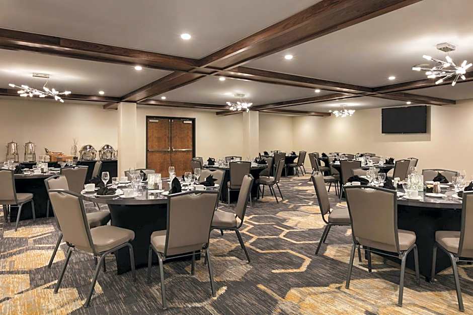 Embassy Suites By Hilton Hotel Richmond-Commerce Center