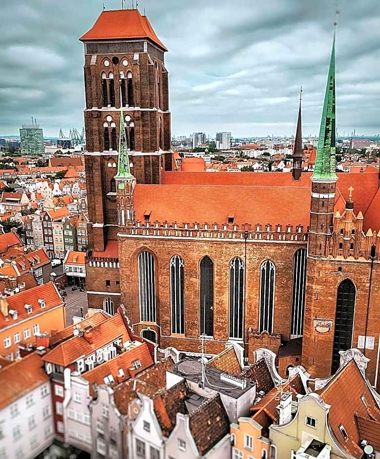 Baltic Gdańsk OLD TOWN by St Mary s Church
