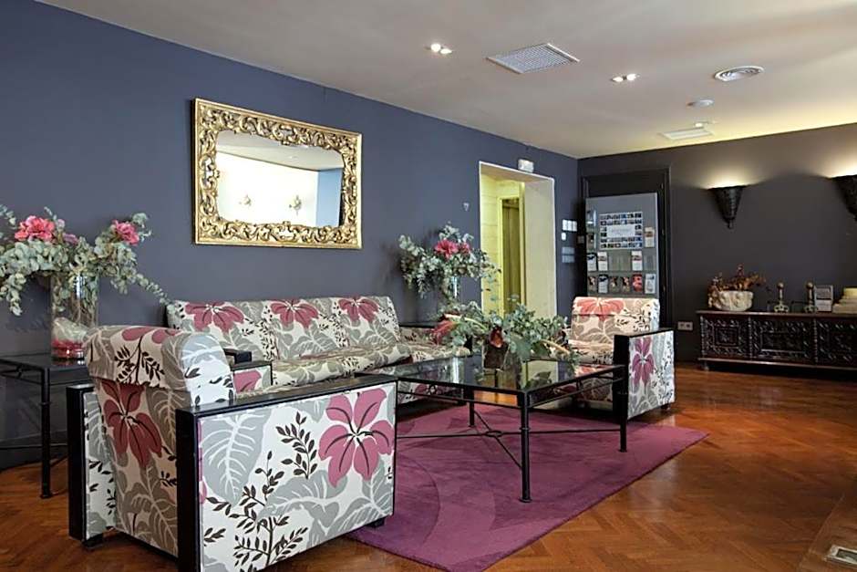 Hotel Moderno Puerta del Sol