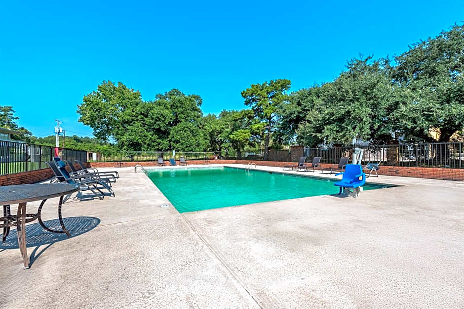 Studio 6 Hammond, LA I12 I55