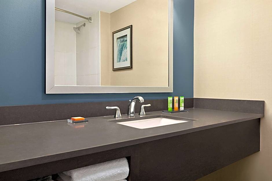 Wyndham Garden Niagara Falls Fallsview