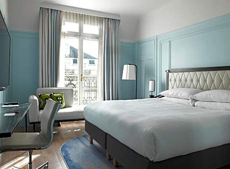 Executive Room with Twin Beds