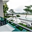 Chiangkhong Teak Garden Riverfront Hotel