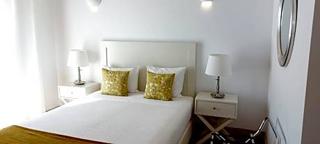 Deluxe Double Room with Side Sea View