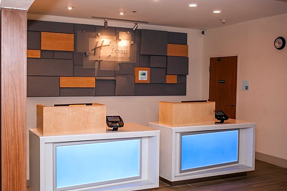 Holiday Inn Express & Suites Logan