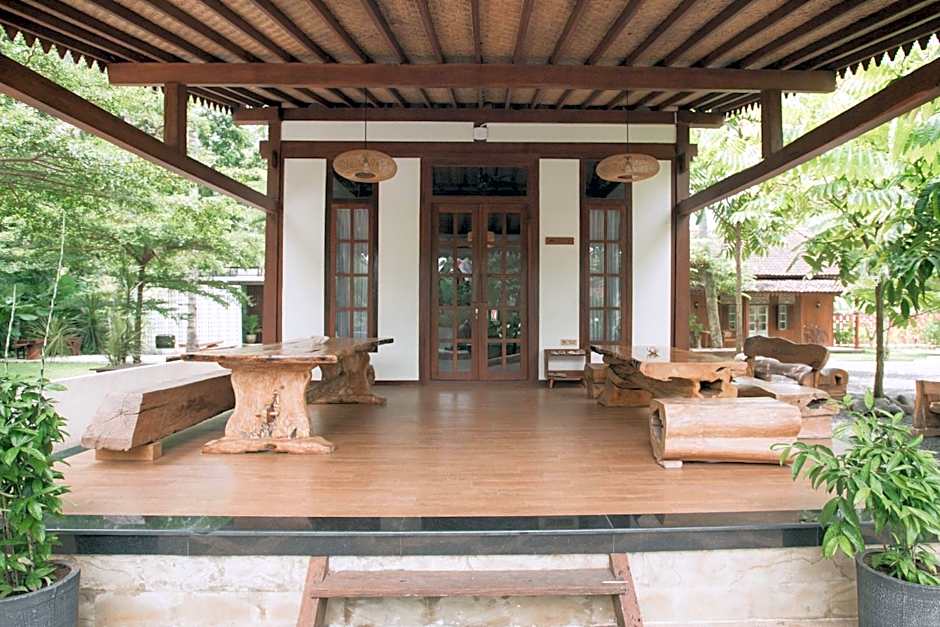LAYANA FARMSTAY