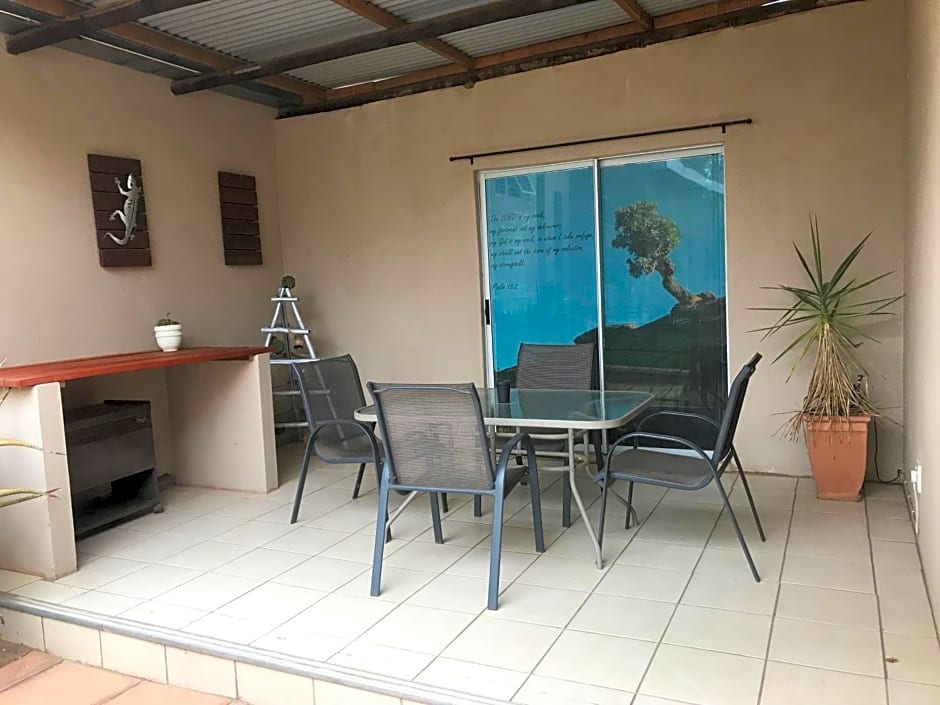 Lazy Gecko Accommodation