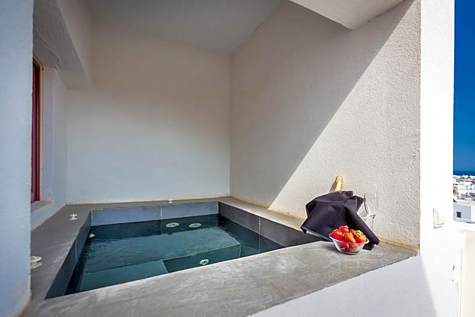 MAR n MAR CROWN HOTEL-SUITES