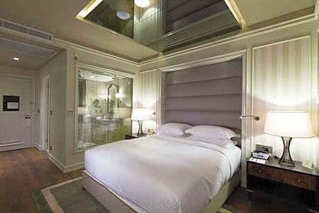 Superior King Room with Patio