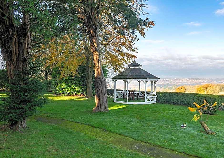 Hogs Back Hotel & Spa