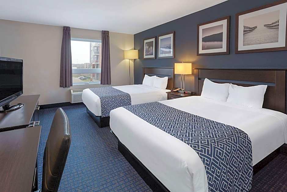 Super 8 by Wyndham Lachenaie/Terrebonne