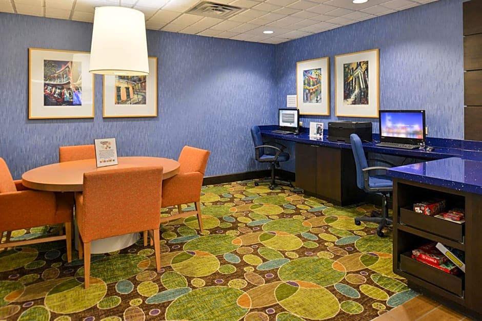 Holiday Inn Express and Suites New Orleans Airport, an IHG Hotel