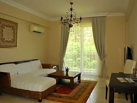 1 King Grand Suite with Balcony