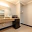 Diamond Bell Inn & Suites