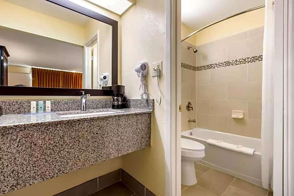 Ramada by Wyndham Santee I-95