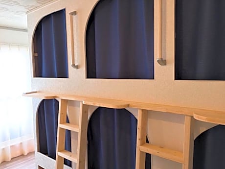 Bed in 6-Bed Mixed Dormitory Room