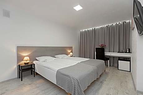 Twin Room with Shared Bathroom