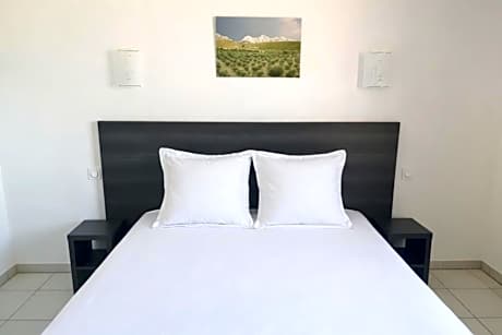 Apartment (2 Adults + 2 Children)
