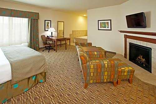 Holiday Inn Express & Suites Ripley By IHG