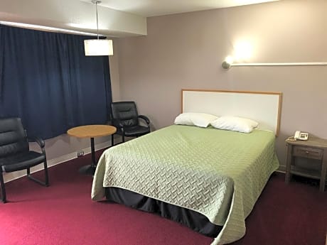 Queen Room - Smoking