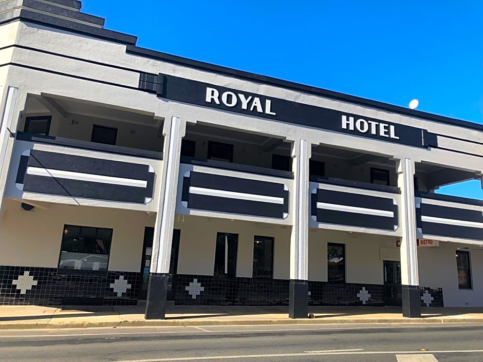 The Royal Hotel, Drouin