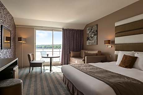 Horizon Deluxe King Room - Non-Smoking