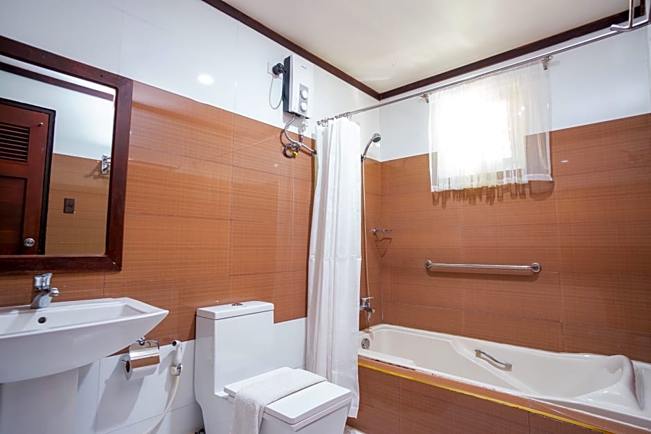 Veranda Suites and Restaurant