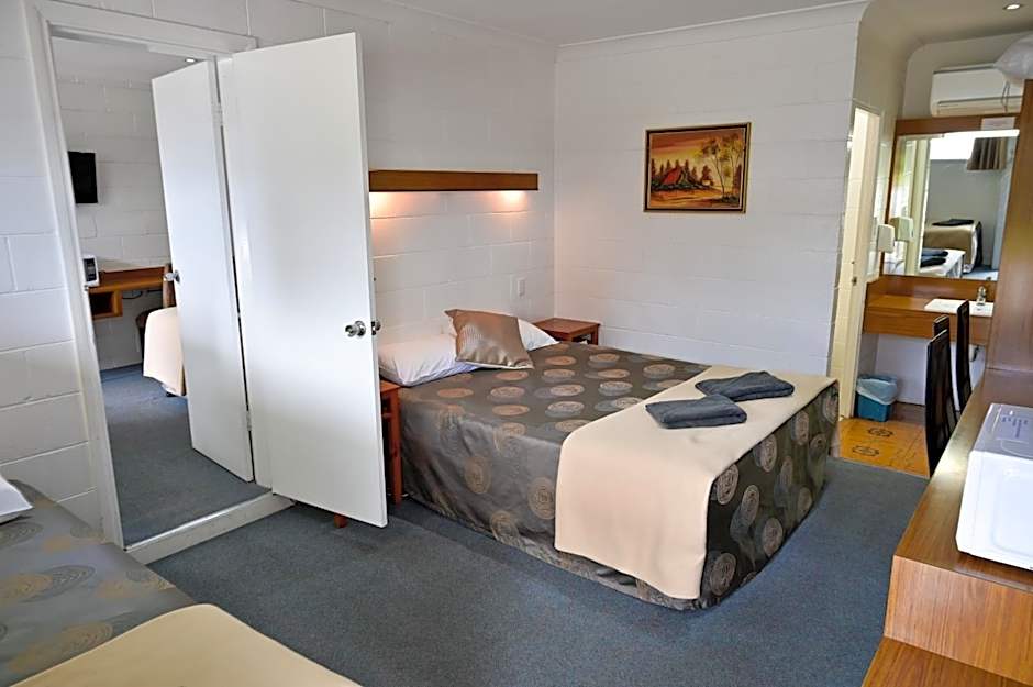 Byer Fountain Motor Inn
