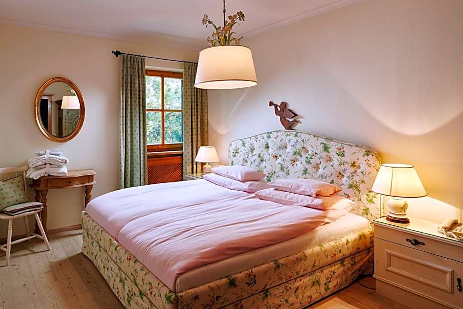 Landsitz Römerhof - Hotel Apartments