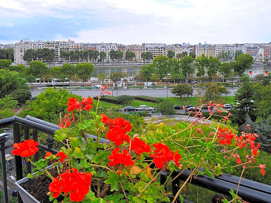 Mercure Paris Tour Eiffel Pont Mirabeau