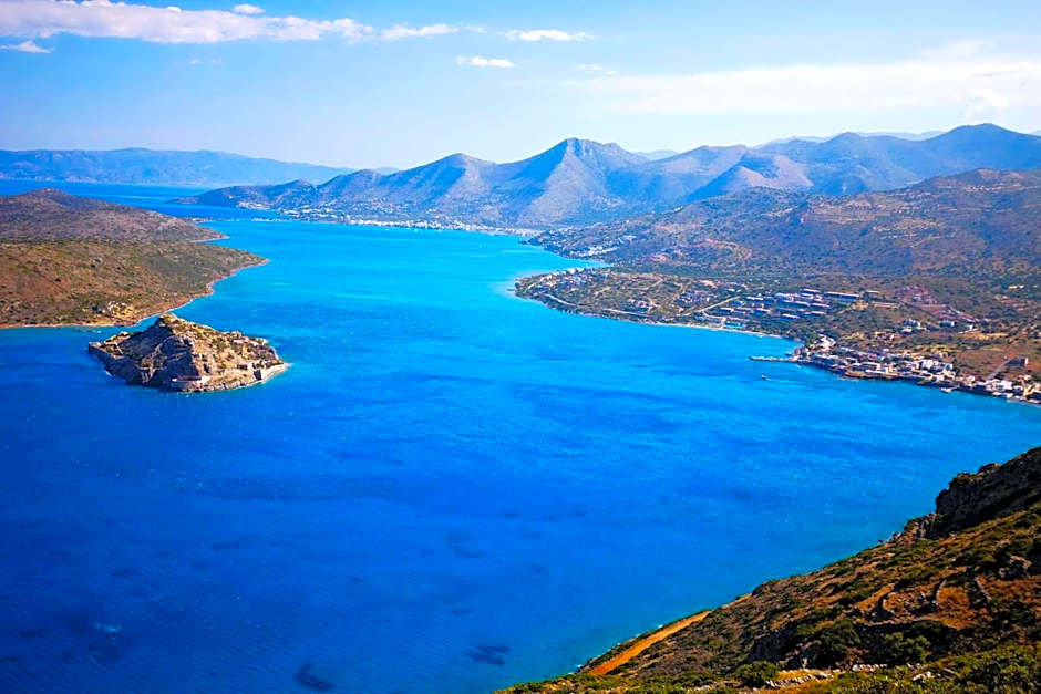 Royal Marmin Bay Boutique & Art Hotel