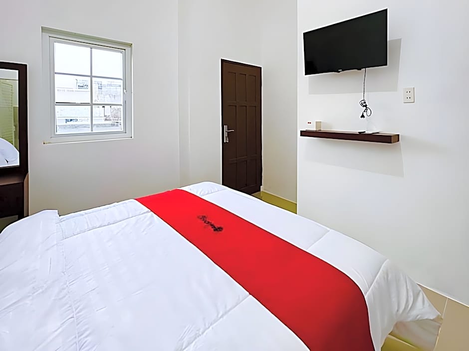RedDoorz near Stasiun Pematangsiantar