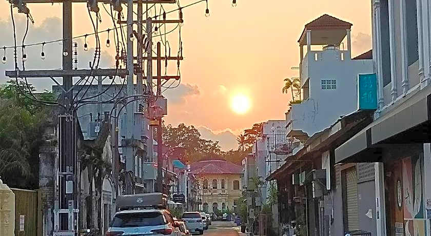 Chino Town Gallery Alley