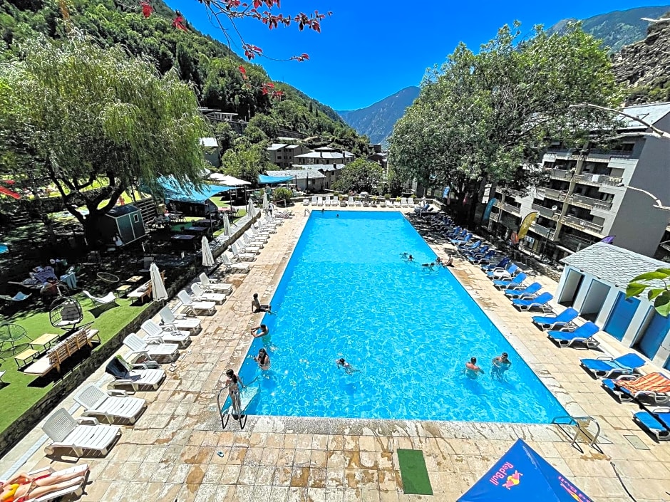 Hotel & Apartahotel SERHS Cosmos